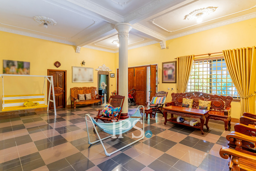7 Bedroom Villa For Sale - Teuk Thla, Sen Sok, Phnom Penh