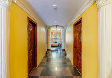7 Bedroom Villa For Sale - Teuk Thla, Sen Sok, Phnom Penh thumbnail