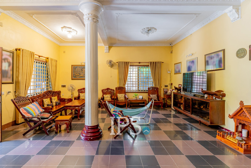 7 Bedroom Villa For Sale - Teuk Thla, Sen Sok, Phnom Penh