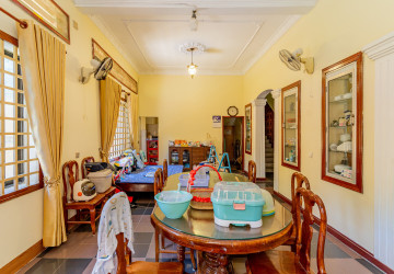 7 Bedroom Villa For Sale - Teuk Thla, Sen Sok, Phnom Penh thumbnail