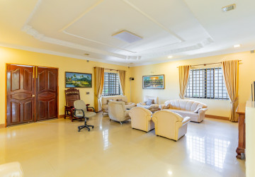 7 Bedroom Villa For Sale - Teuk Thla, Sen Sok, Phnom Penh thumbnail