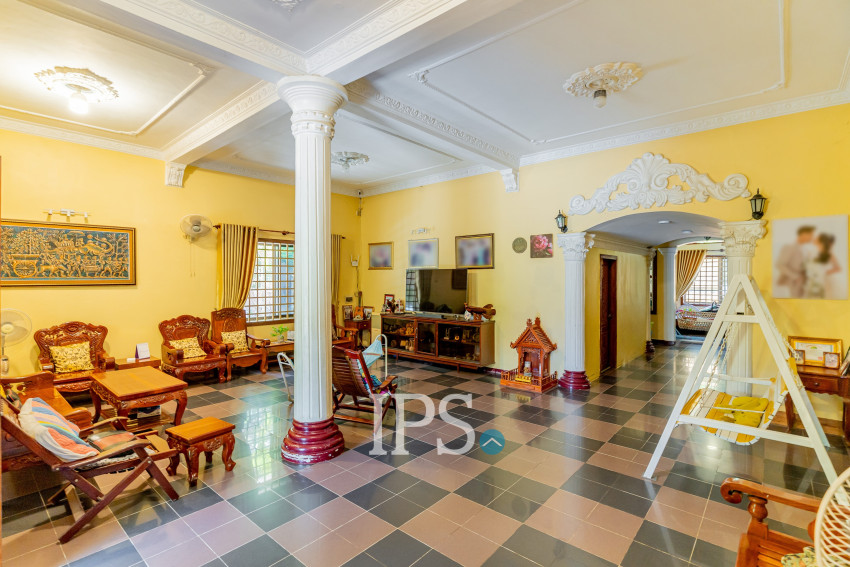 7 Bedroom Villa For Sale - Teuk Thla, Sen Sok, Phnom Penh
