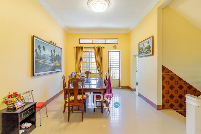 7 Bedroom Villa For Sale - Teuk Thla, Sen Sok, Phnom Penh