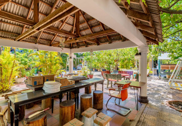 7 Bedroom Villa For Sale - Teuk Thla, Sen Sok, Phnom Penh thumbnail