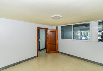 97 Sqm Retail Space For Rent - Chakto Mukh, Phnom Penh thumbnail