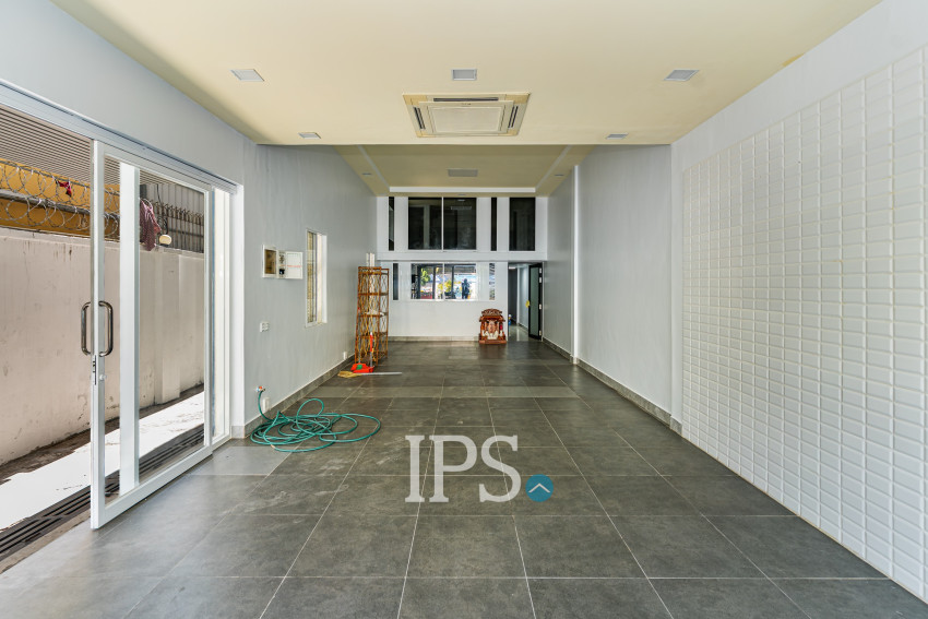97 Sqm Retail Space For Rent - Chakto Mukh, Phnom Penh