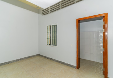97 Sqm Retail Space For Rent - Chakto Mukh, Phnom Penh thumbnail