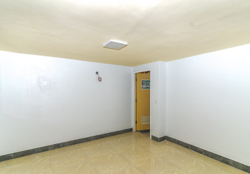 97 Sqm Retail Space For Rent - Chakto Mukh, Phnom Penh thumbnail