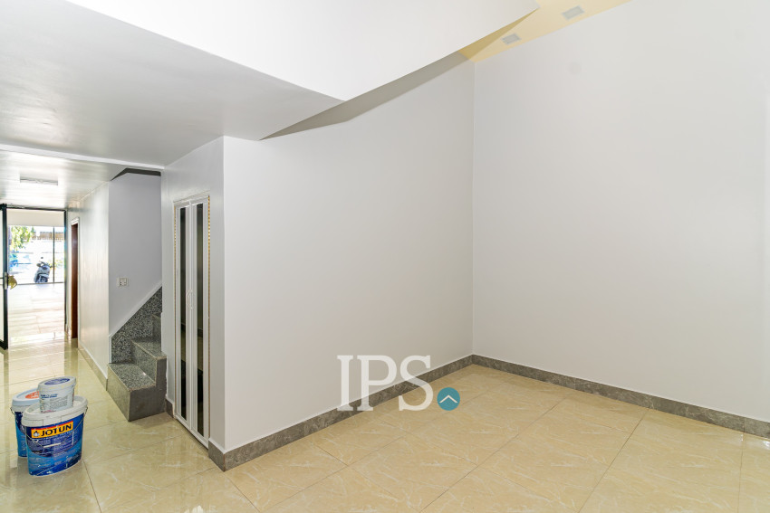 97 Sqm Retail Space For Rent - Chakto Mukh, Phnom Penh