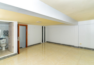 97 Sqm Retail Space For Rent - Chakto Mukh, Phnom Penh thumbnail