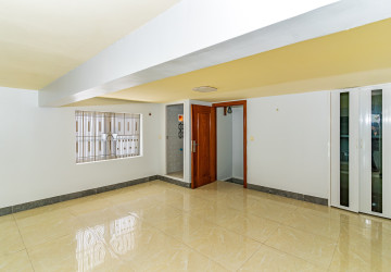 97 Sqm Retail Space For Rent - Chakto Mukh, Phnom Penh thumbnail