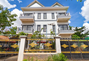 3 Bedroom House  For Rent - Sala Kamreuk, Siem Reap thumbnail