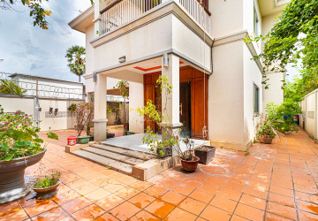 4 Bedroom House For Rent - Svay Dangkum, Siem Reap thumbnail