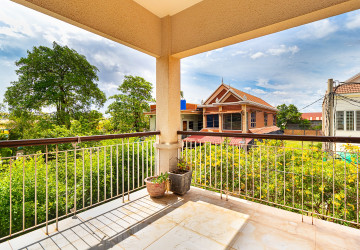 4 Bedroom House For Rent - Svay Dangkum, Siem Reap thumbnail