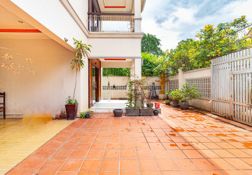 4 Bedroom House For Rent - Svay Dangkum, Siem Reap thumbnail