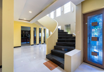 4 Bedroom House For Rent - Sala Kamreuk, Siem Reap thumbnail
