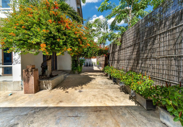 4 Bedroom House For Rent - Sala Kamreuk, Siem Reap thumbnail