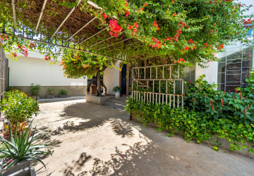 4 Bedroom House For Rent - Sala Kamreuk, Siem Reap thumbnail