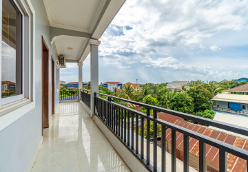 11 Bedroom Guesthouse For Rent - Svay Dangkum, Siem Reap thumbnail