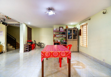 11 Bedroom Guesthouse For Rent - Svay Dangkum, Siem Reap thumbnail