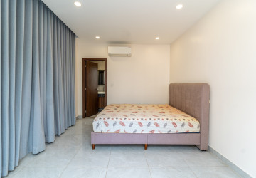 7 Bedroom Villa For Rent - Boeung Kak 2, Phnom Penh thumbnail