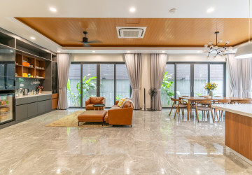 7 Bedroom Villa For Rent - Boeung Kak 2, Phnom Penh thumbnail