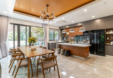 7 Bedroom Villa For Rent - Boeung Kak 2, Phnom Penh thumbnail