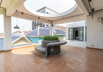 7 Bedroom Villa For Rent - Boeung Kak 2, Phnom Penh thumbnail