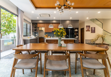 7 Bedroom Villa For Rent - Boeung Kak 2, Phnom Penh thumbnail
