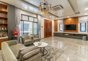 7 Bedroom Villa For Rent - Boeung Kak 2, Phnom Penh thumbnail