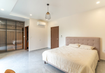7 Bedroom Villa For Rent - Boeung Kak 2, Phnom Penh thumbnail