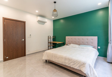 7 Bedroom Villa For Rent - Boeung Kak 2, Phnom Penh thumbnail