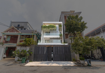7 Bedroom Villa For Rent - Boeung Kak 2, Phnom Penh thumbnail