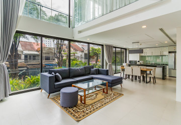 Duplex 2 Bedroom Serviced Apartment For Rent – Chakto Mukh, Phnom Penh