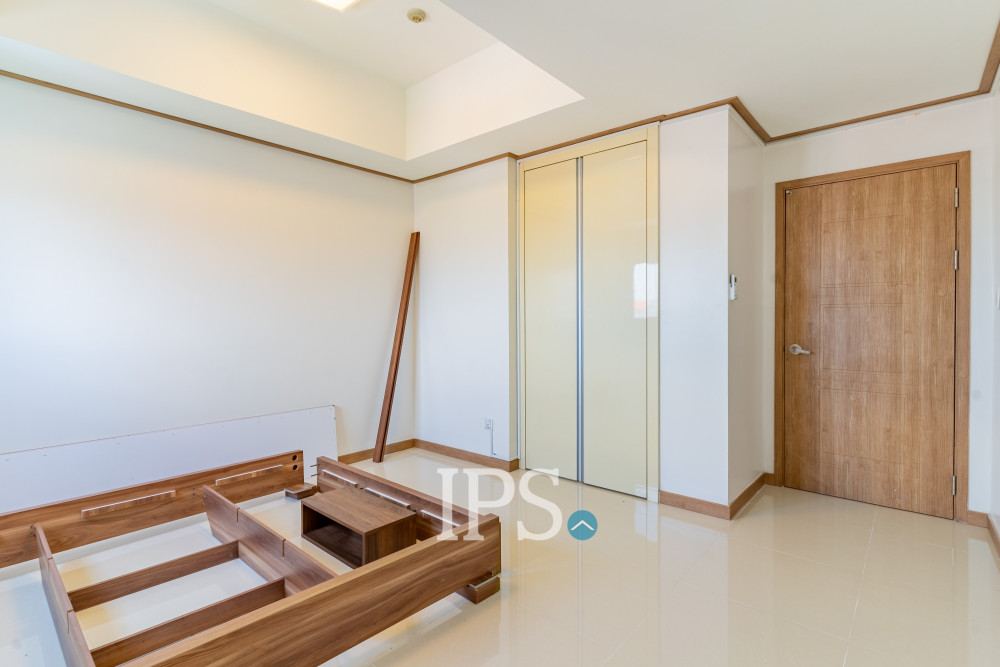13th Floor 3 Bedroom Condo For Sale - De Castle Noblesse, Beoung Kak 1, Phnom Penh - Image 15 13th Floor 3 Bedroom Condo For Sale - De Castle Noblesse, Beoung Kak 1, Phnom Penh - Image 15