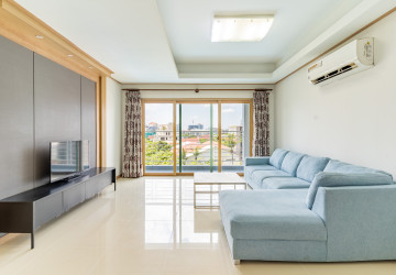 3 Bedroom Condo For Rent – De Castle Noblesse, Beoung Kak 1, Phnom Penh