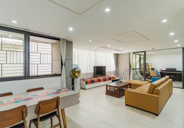 Duplex 4 Bedroom Serviced Apartment For Rent - Chakto Mukh, Phnom Penh - Image 2