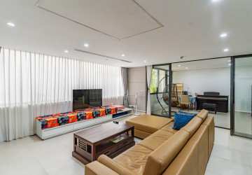 Duplex 4 Bedroom Serviced Apartment For Rent - Chakto Mukh, Phnom Penh - Image 3
