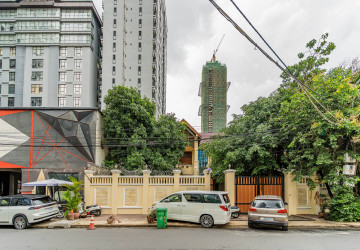 7 Bedroom Commercial Villa For Rent – BKK1, Phnom Penh