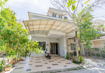 2 Bedroom Villa For Sale – Borey Hi Tech 2, Chbar Ampov, Phnom Penh