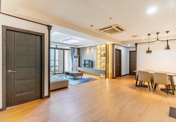 3 Bedroom Condo For Rent – De Castle Royal, BKK1, Phnom Penh