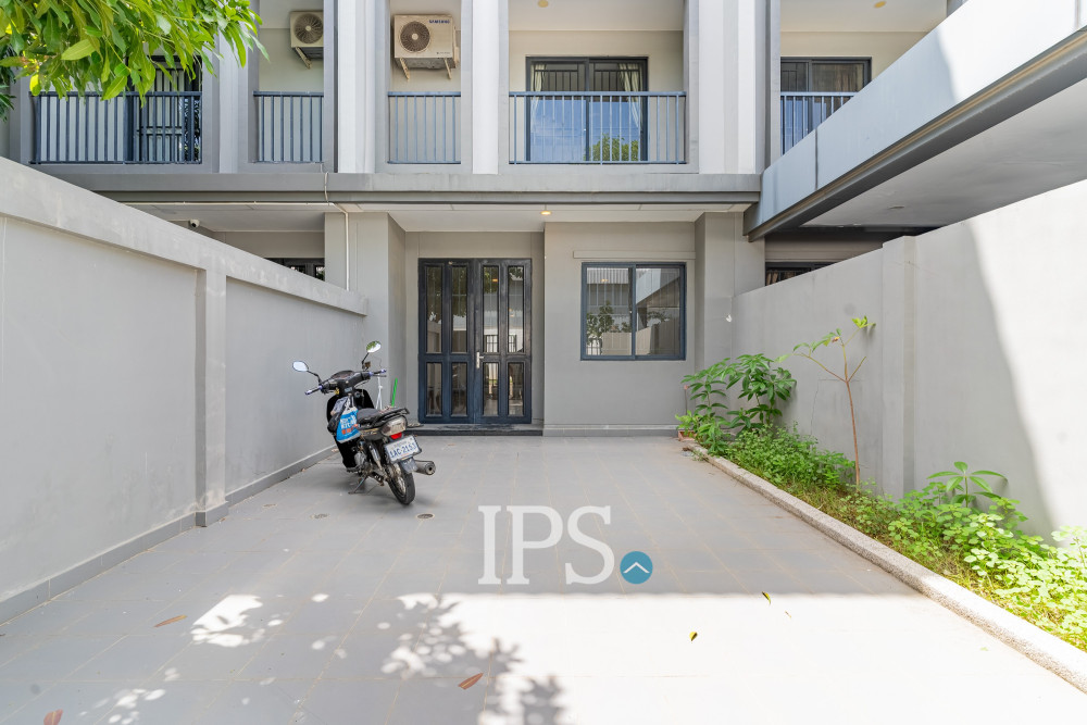 4 Bedroom Link Villa For Sale - Chip Mong Landmark 60m,  Hun Sen Blvd, Phnom Penh - Image 28