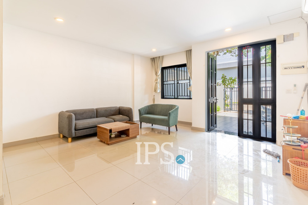 4 Bedroom Link Villa For Sale - Chip Mong Landmark 60m,  Hun Sen Blvd, Phnom Penh - Image 3