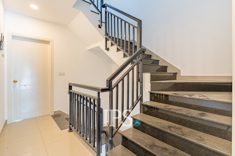 4 Bedroom Link Villa For Sale - Chip Mong Landmark 60m,  Hun Sen Blvd, Phnom Penh - Image 25