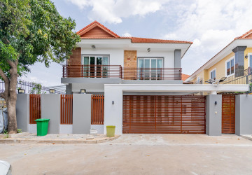 4 Bedroom Villa For Rent – Bassac Garden, Tonle Bassac, Phnom Penh