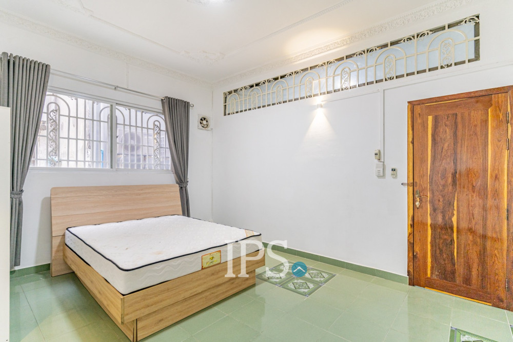 Renovated 3 Bedroom Apartment For Rent - Beoung Raing, Phnom Penh - Image 17