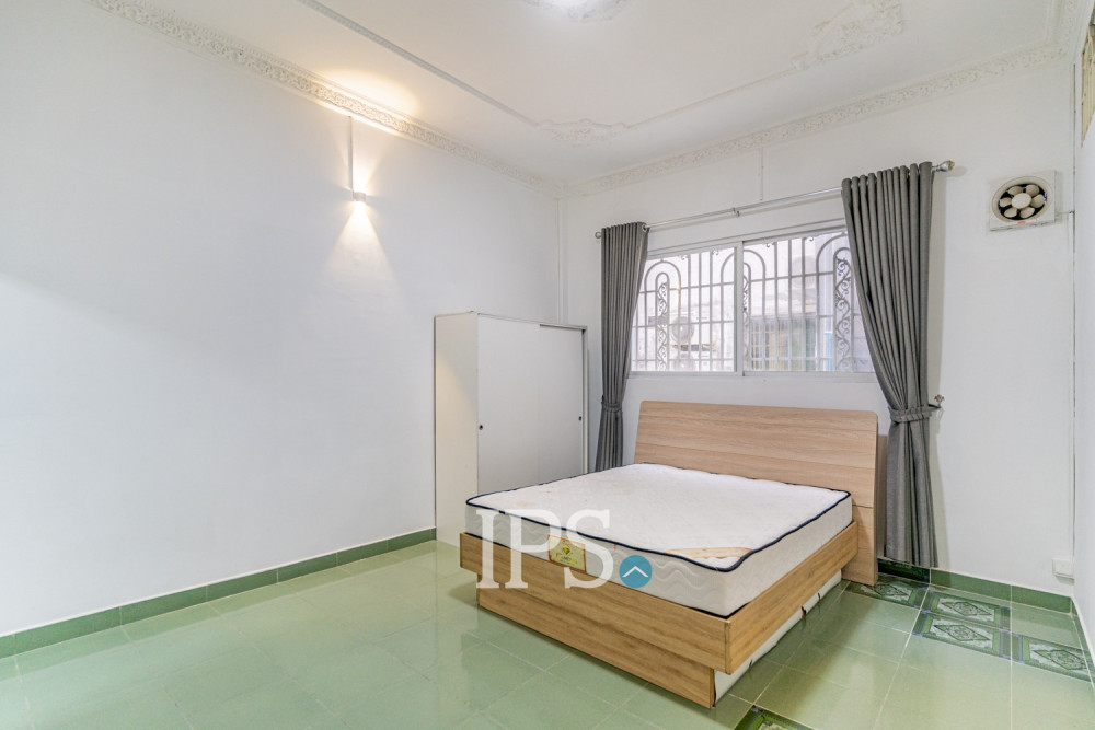 Renovated 3 Bedroom Apartment For Rent - Beoung Raing, Phnom Penh - Image 16