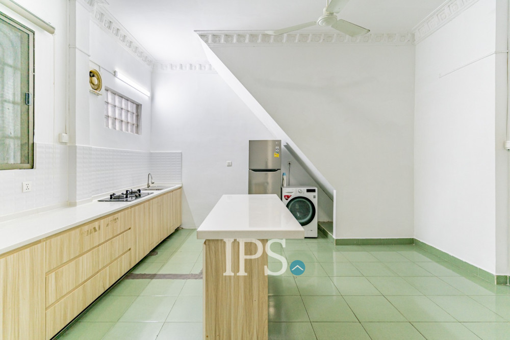 Renovated 3 Bedroom Apartment For Rent - Beoung Raing, Phnom Penh - Image 13