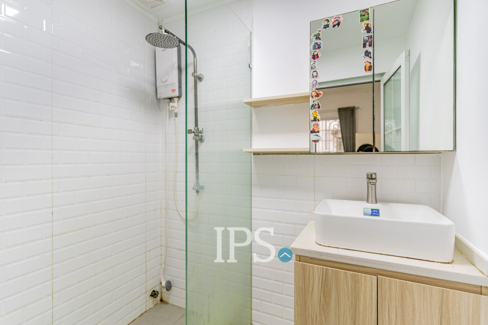 Renovated 3 Bedroom Apartment For Rent - Beoung Raing, Phnom Penh - Image 25