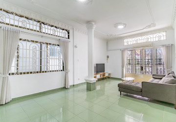 Renovated 3 Bedroom Apartment For Rent - Beoung Raing, Phnom Penh photo 6